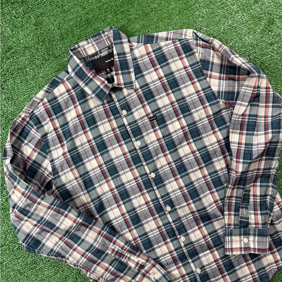 Hurley button down medium - Picture 2 of 6
